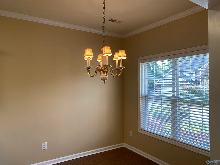 153 Canterbury Dr — Photo 6