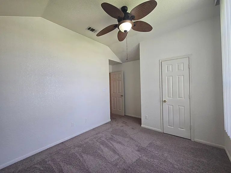 2305 Amethyst Dr — Photo 18