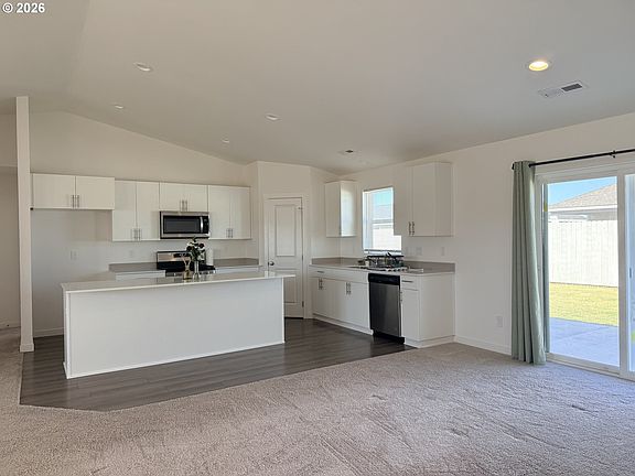 4th image of 213 River Ridge Dr