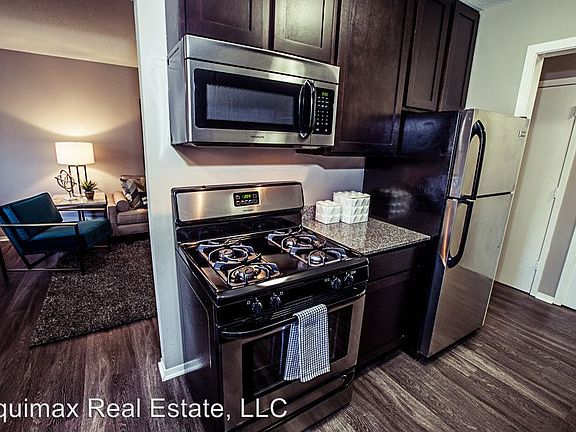 2nd image of 441 Lynnhurst Ave W APT 106