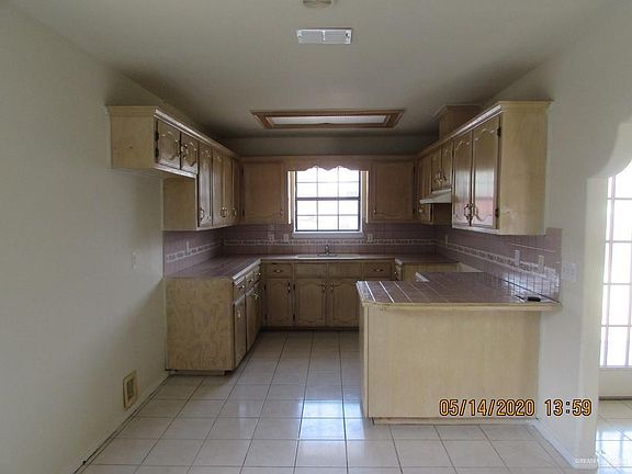 5th image of 1306 E Camelia Ave