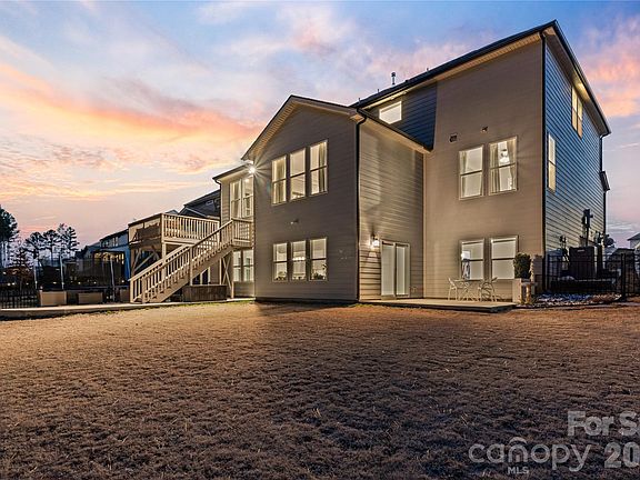 3rd image of 256 Boxelder Rd