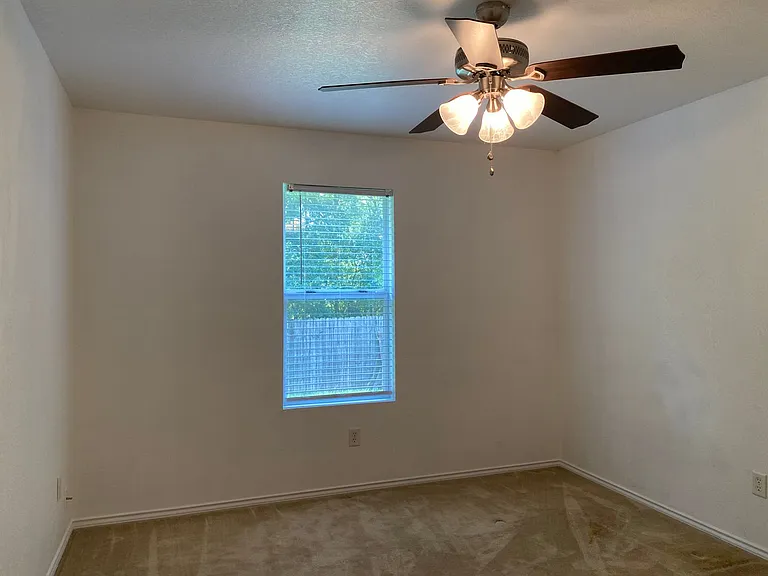1809 Liberty Hill Dr — Photo 17