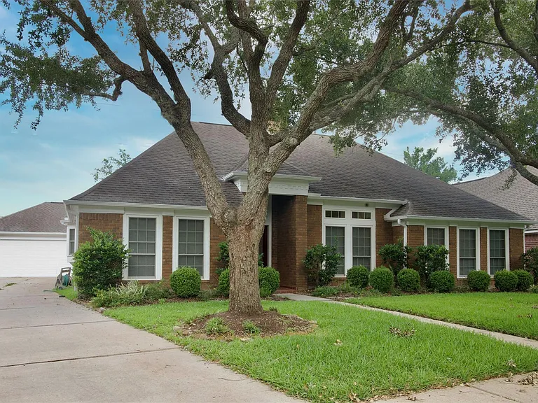 1839 Lake Winds Dr — Photo 3