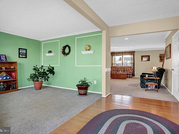 5th image of 1809 Earl Dr