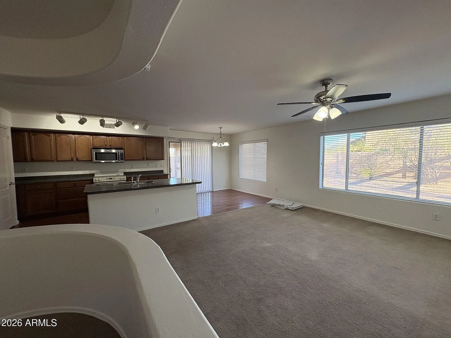 4 bed, 3.0 bath, 2595 sqft, $2,100 — Photo 4