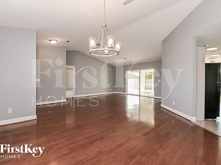 2226 NW 1st St — Photo 3