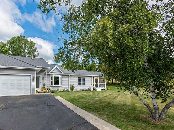 5th image of W1714 Watson Ct