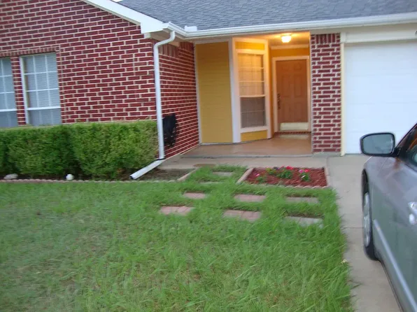 605 Bishop Dr, Mansfield, TX 76063