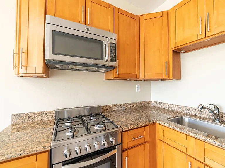 2122 Dwight Way — Photo 11