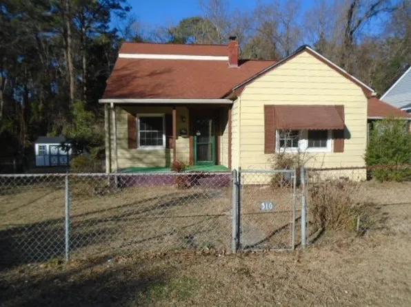 310 Hawthorne Rd, Fayetteville, NC 28301