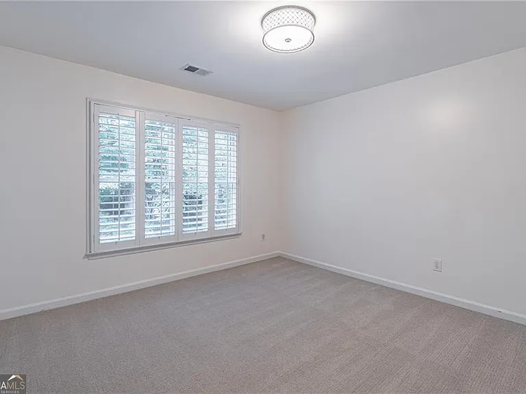 5491 Oxford Chase Way — Photo 40
