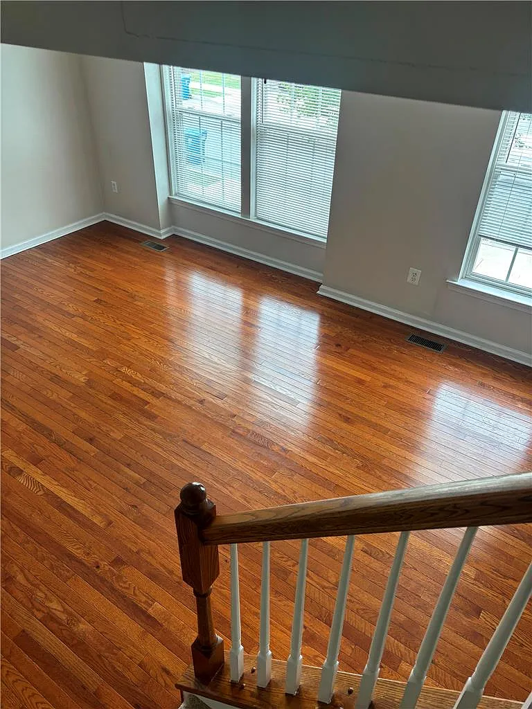 3 bed, 2.0 bath, 1358 sqft, $2,700 — Photo 3