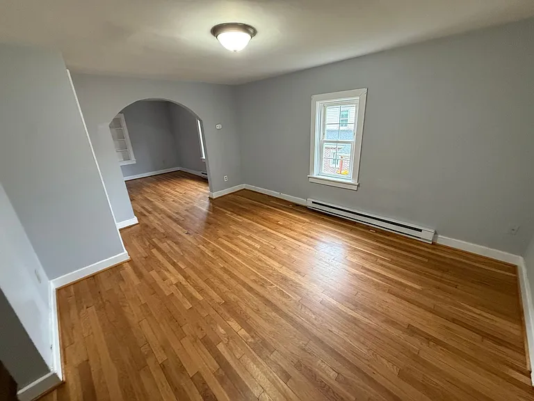 208 N Potomac St — Photo 8