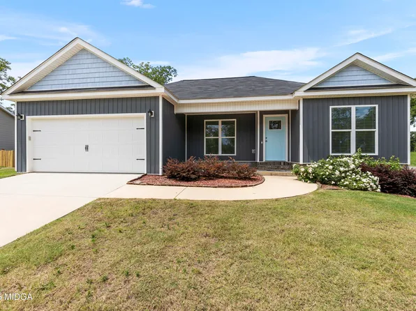 115 Plantation Dr, Cochran, GA 31014