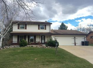 7767 W Plainsview Dr, Franklin, WI 53132