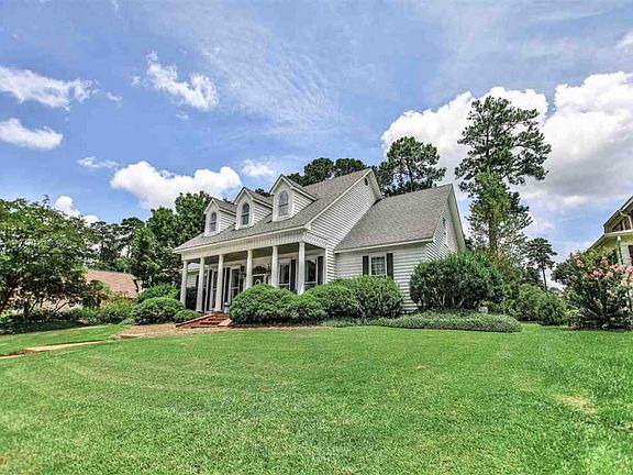 3rd image of 127 Woodlands Green Dr