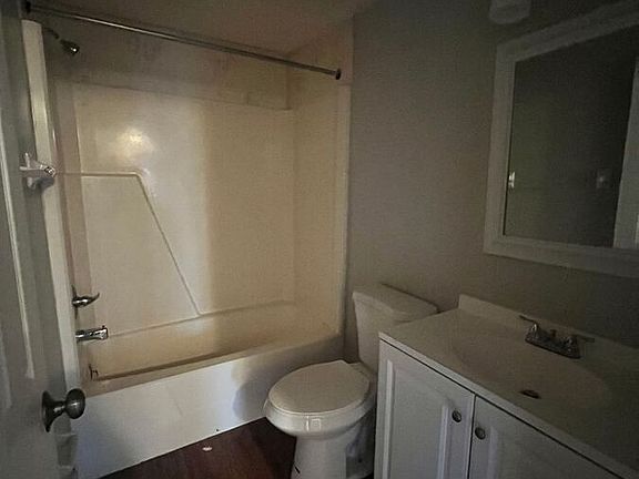 2nd image of 376 E 15th Ave APT D