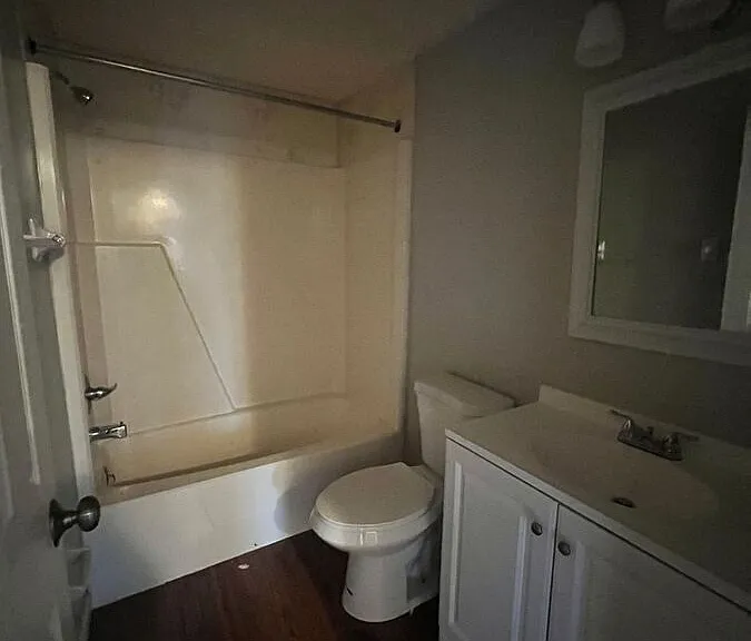 376 E 15th Ave #D — Photo 2