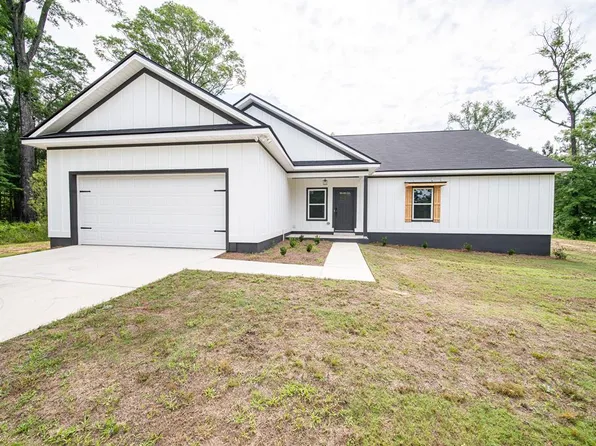 291 Twin Lakes Rd, Waverly Hall, GA 31831