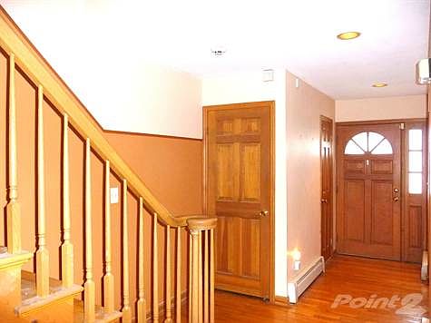Large Entrance Foyer