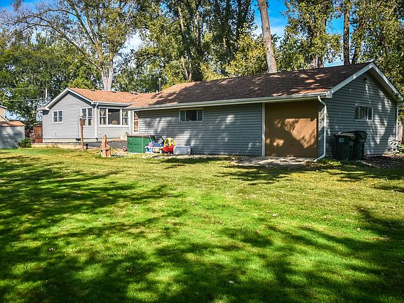 4th image of 35601 N Sheridan Dr