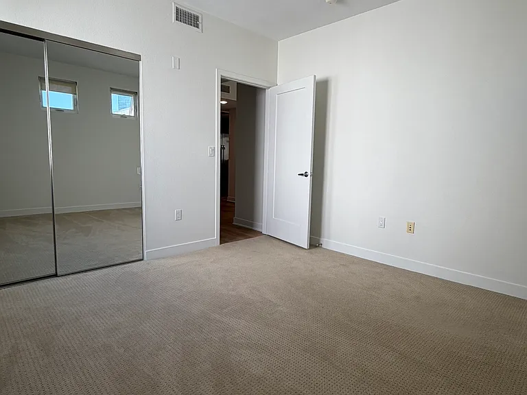436 S Virgil Ave #Penthouse 15 — Photo 14