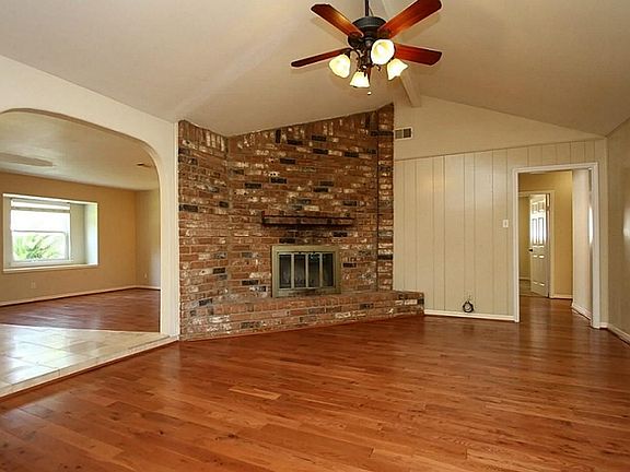 5th image of 14119 Duncannon Dr