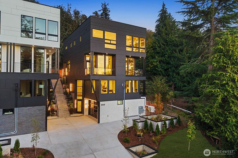 3rd image of 8018 45th Avenue SW