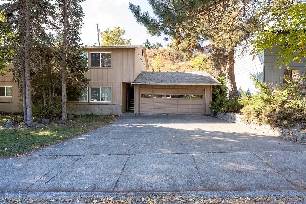 3 bed, 1200 sqft, $1,480 — Photo 1