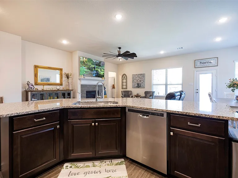 204 Golden Shiner Dr — Photo 18