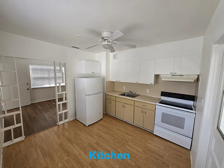 1611 Canterbury Rd N — Photo 6