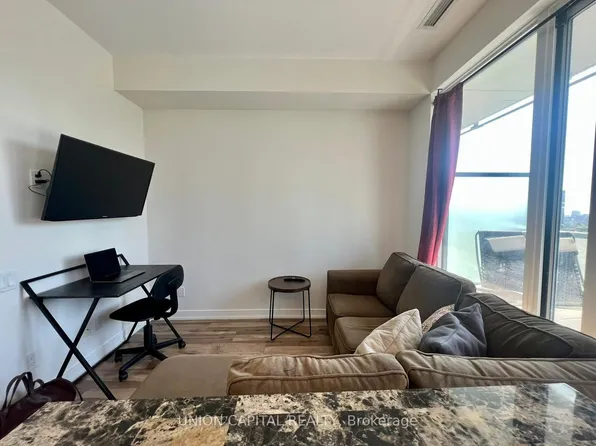 28 Wellesley St E, Toronto, ON
