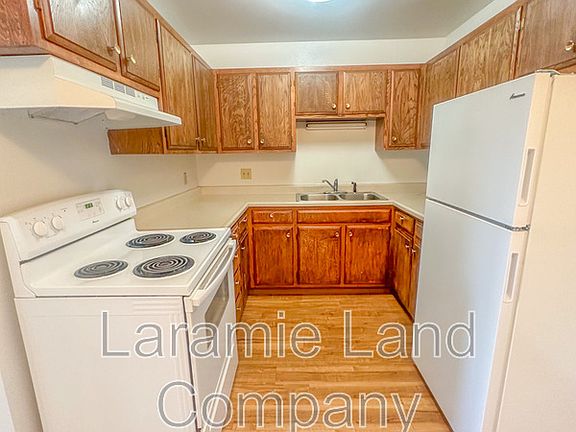 2nd image of 1503 E Baker St #4
