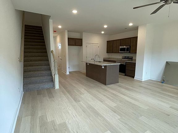 5th image of 9163 Rolling Stone Way