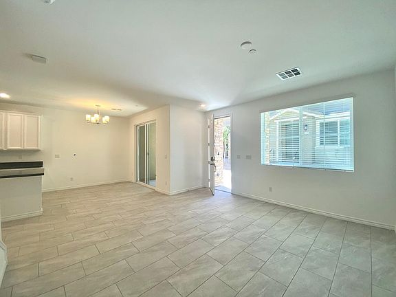 4th image of 20 Barbara Ln #75