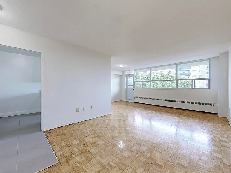 601 Finch Ave W — Photo 6
