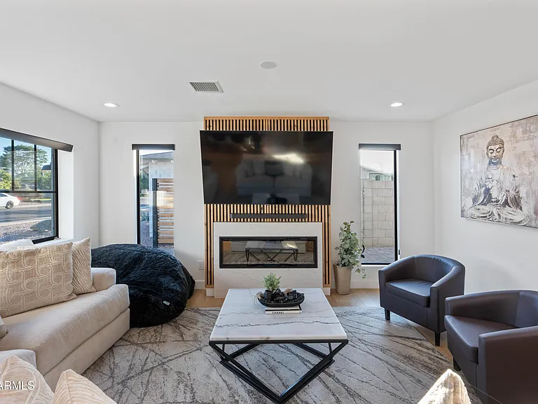 8614 E Highland Ave — Photo 9