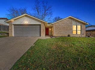 6505 Alta Vista Dr, Watauga, TX 76148