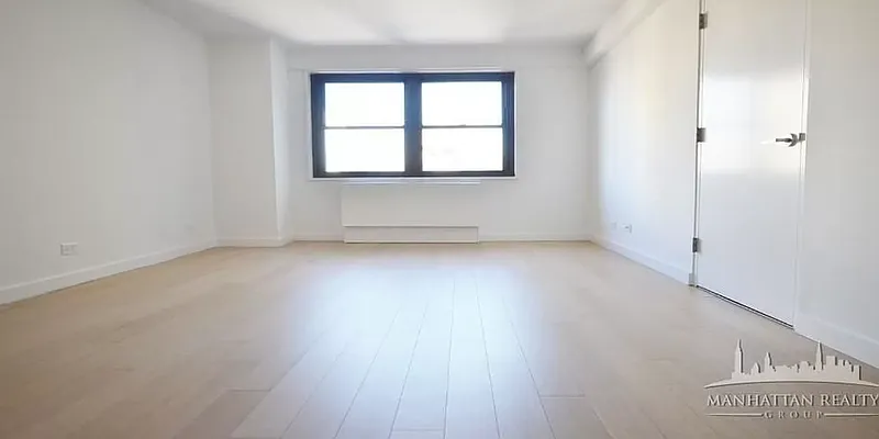 Rented by Manhattan Realty Group | media 6