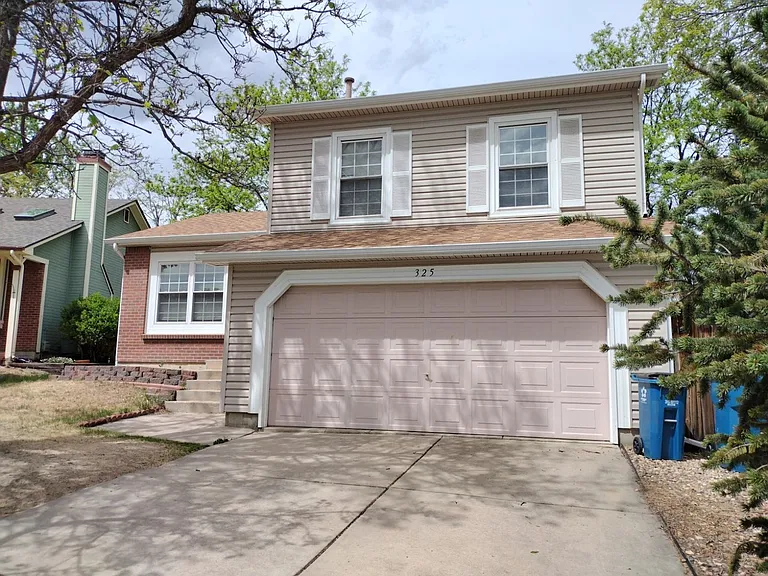 325 W Eisenhower Dr — Photo 9