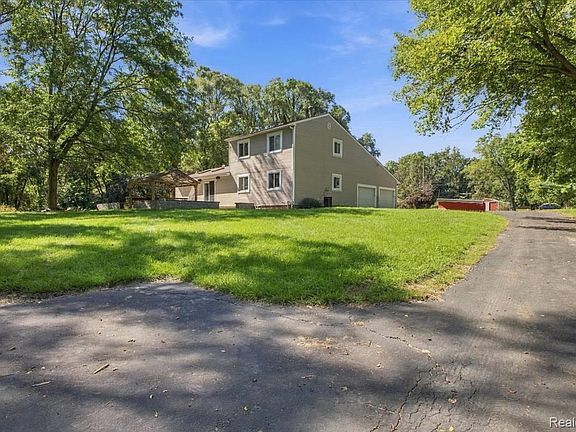 5th image of 2605 Childs Lake Rd