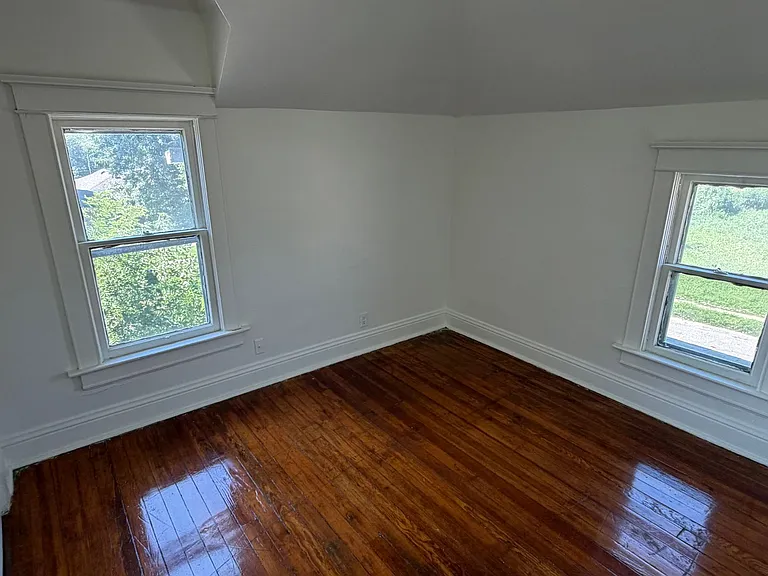 2523 Jones St — Photo 17