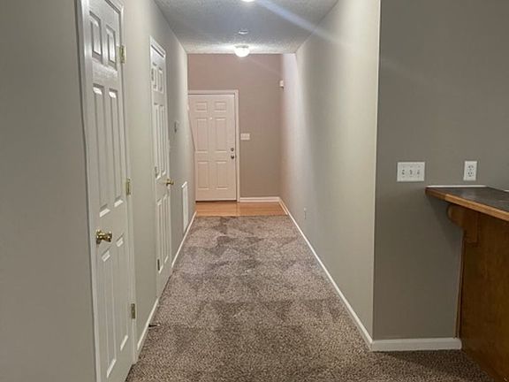 5th image of 221 Hanover Ct