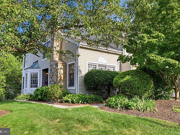 4th image of 1001 Eagle Ln
