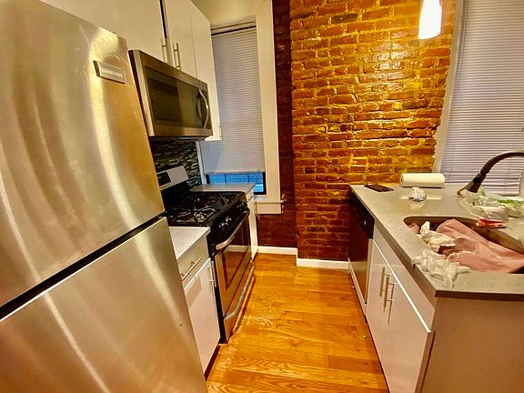 2nd image of 188 Parkside Ave #1A