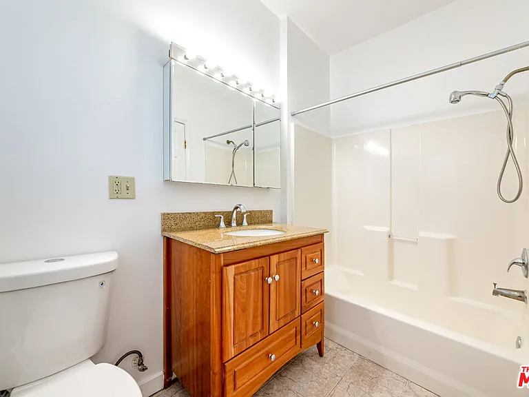 832 S Catalina St — Photo 24