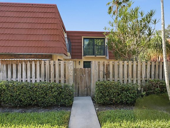 3rd image of 702 NW 98TH Circle