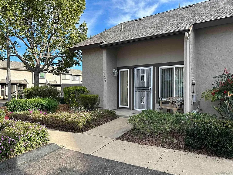 12108 Wilsey Way — Photo 2
