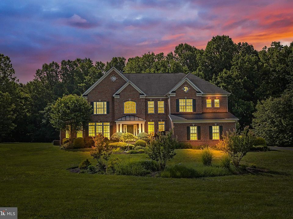 1st image of 6102 Gold Yarrow Ln